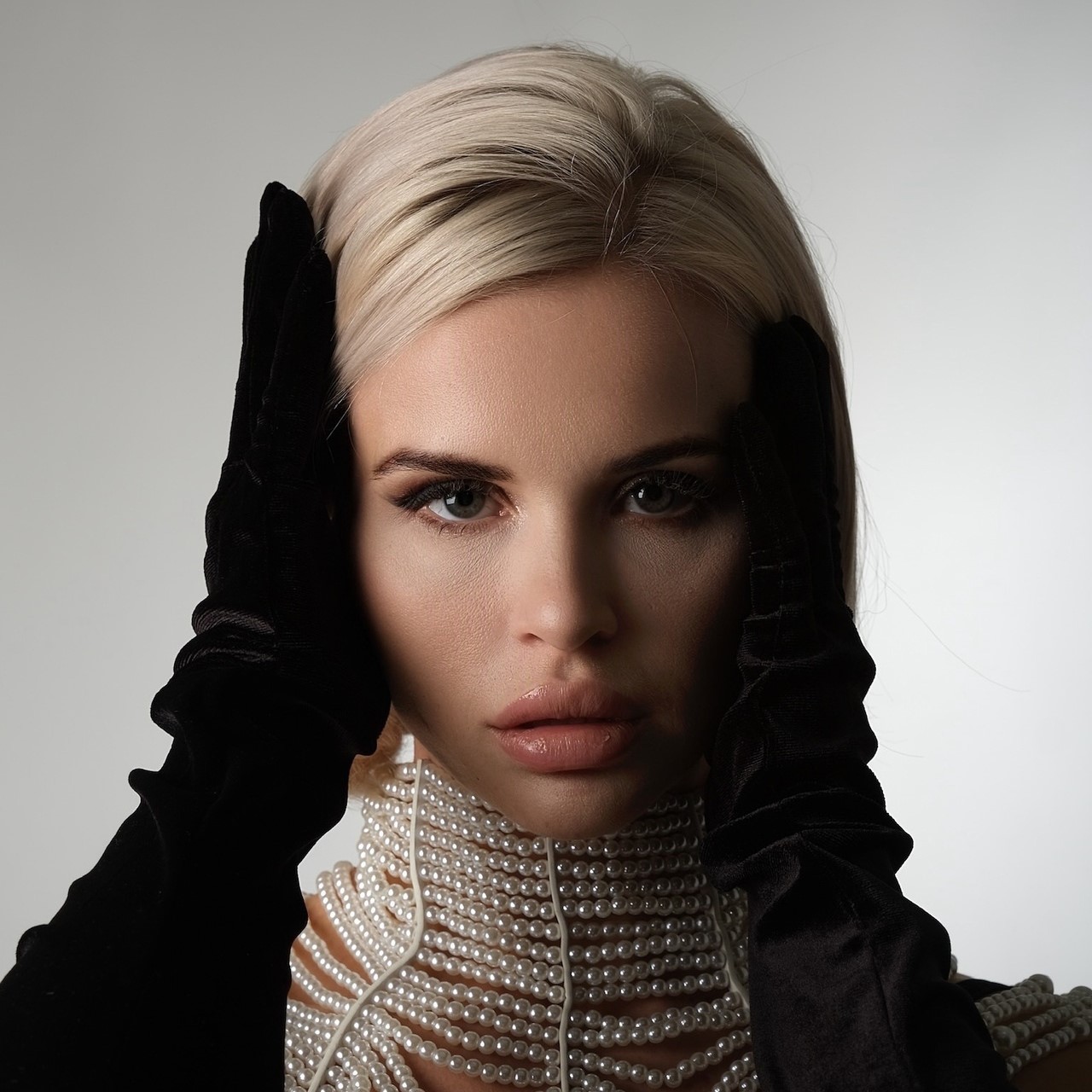 Индивидуальная фотосессия в студии FashionBox