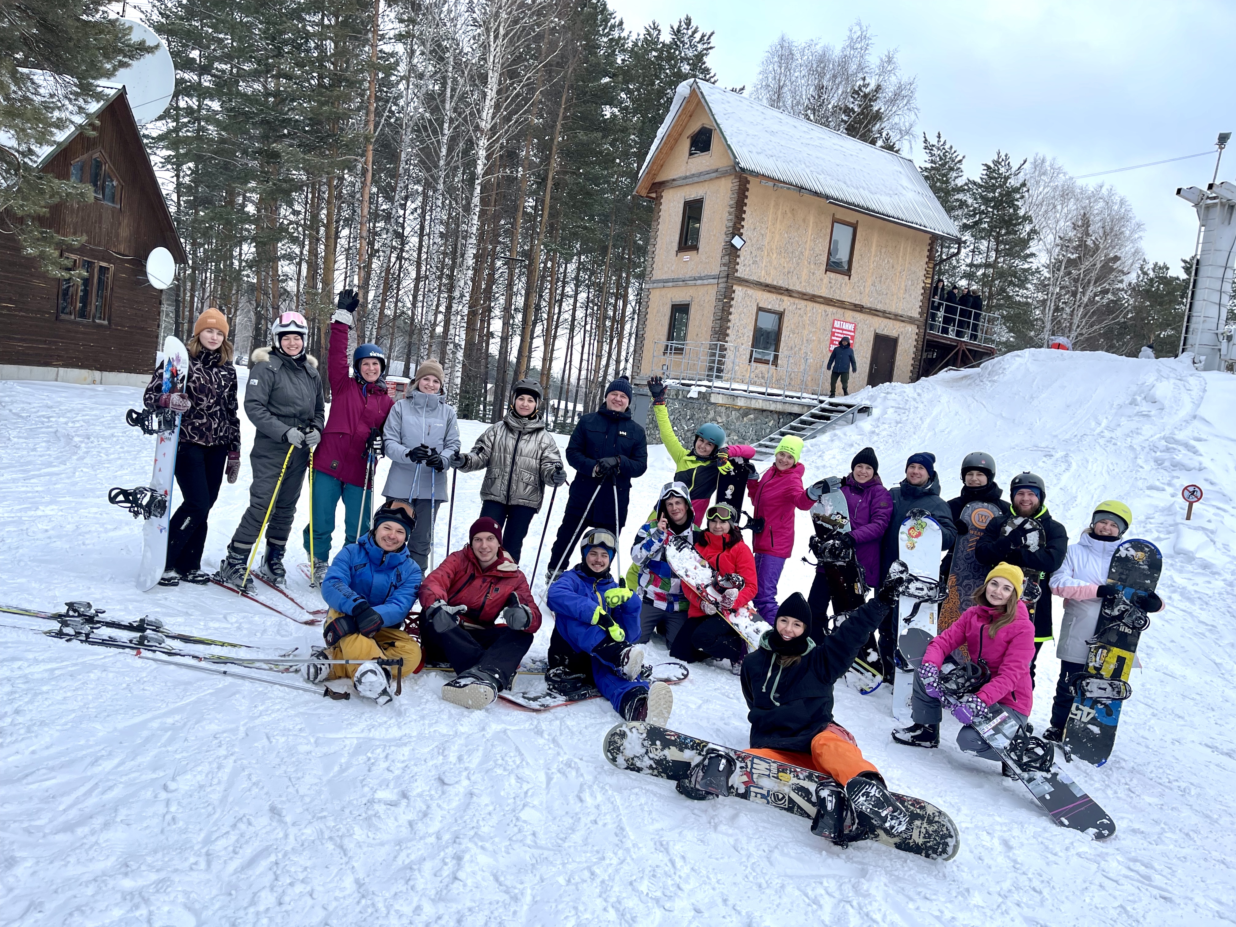 Обучение катанию на горных лыжах или сноуборде
