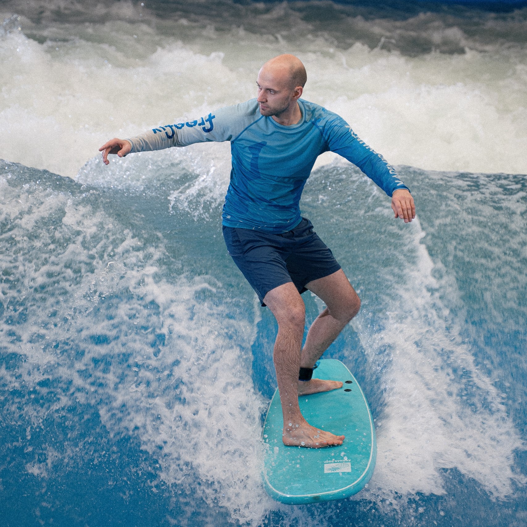 Занятие по серфингу в группе